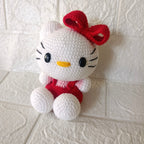 Amigurumi Gatita Blanca Tejida con Overol Rojo - 15cm