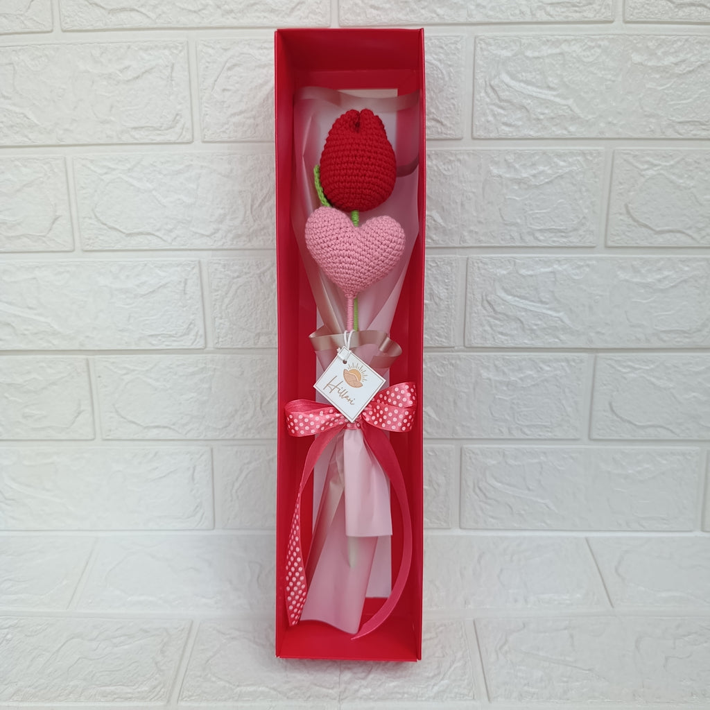 Ramo en Caja Premium con Tulipán y Corazón