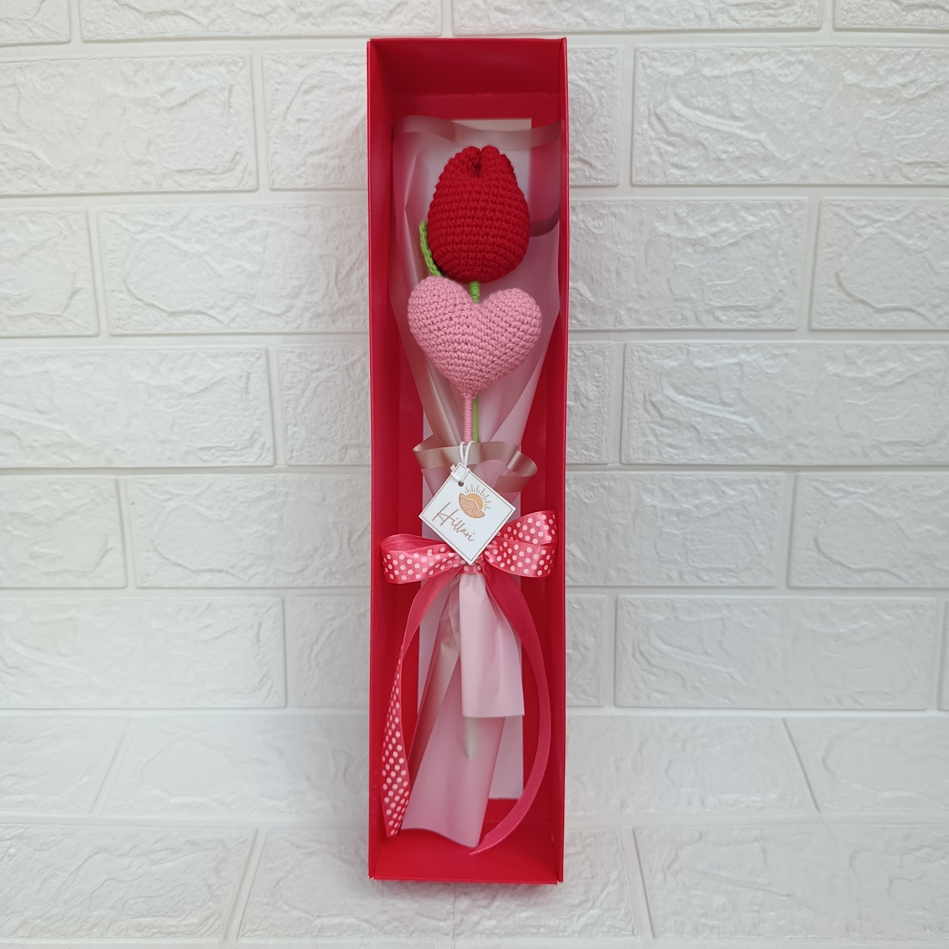 Ramo en Caja Premium con Tulipán y Corazón