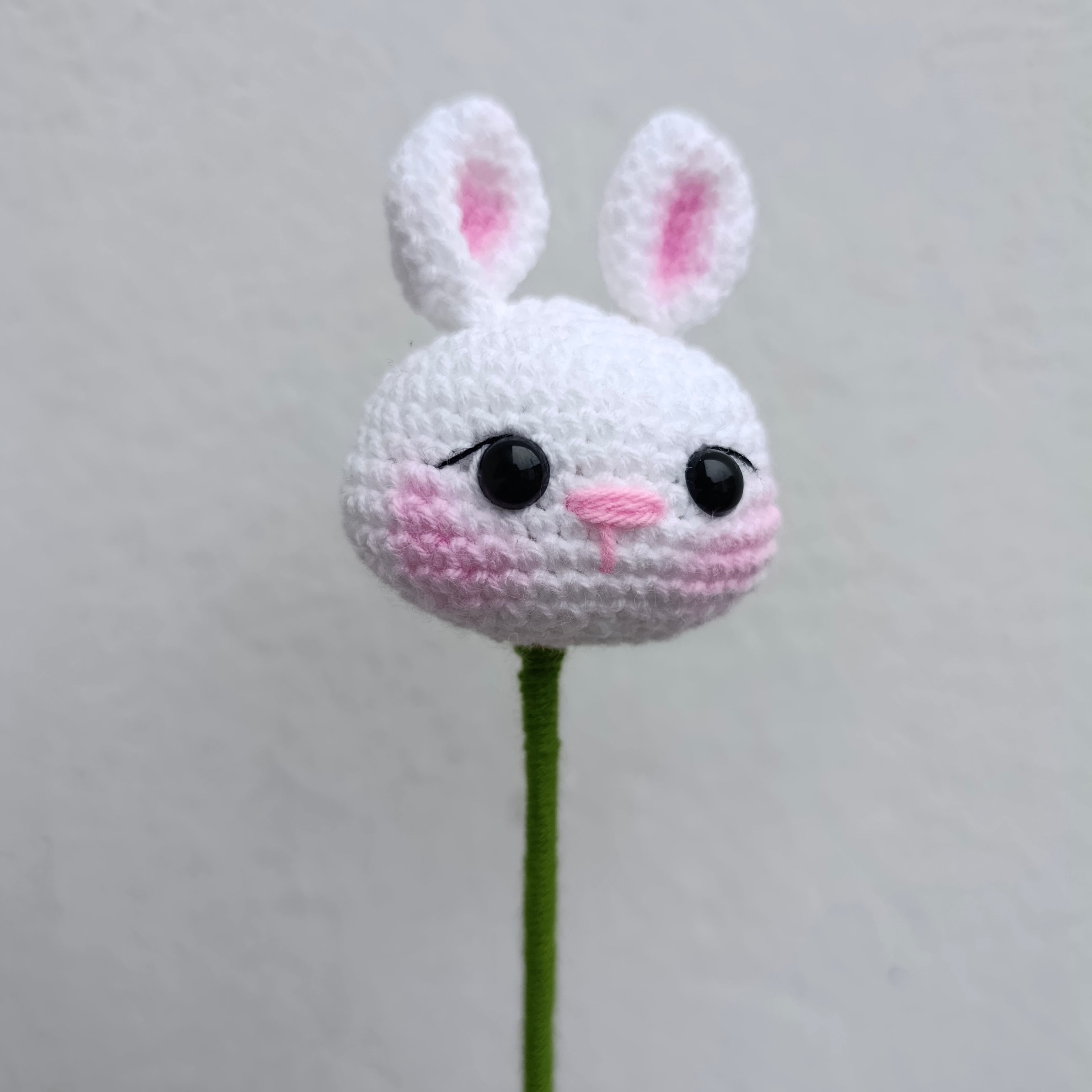 Conejo  Amigurumi Tejido a Crochet– Complemento para ramos