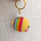 Llavero Abeja Arcoíris en Crochet