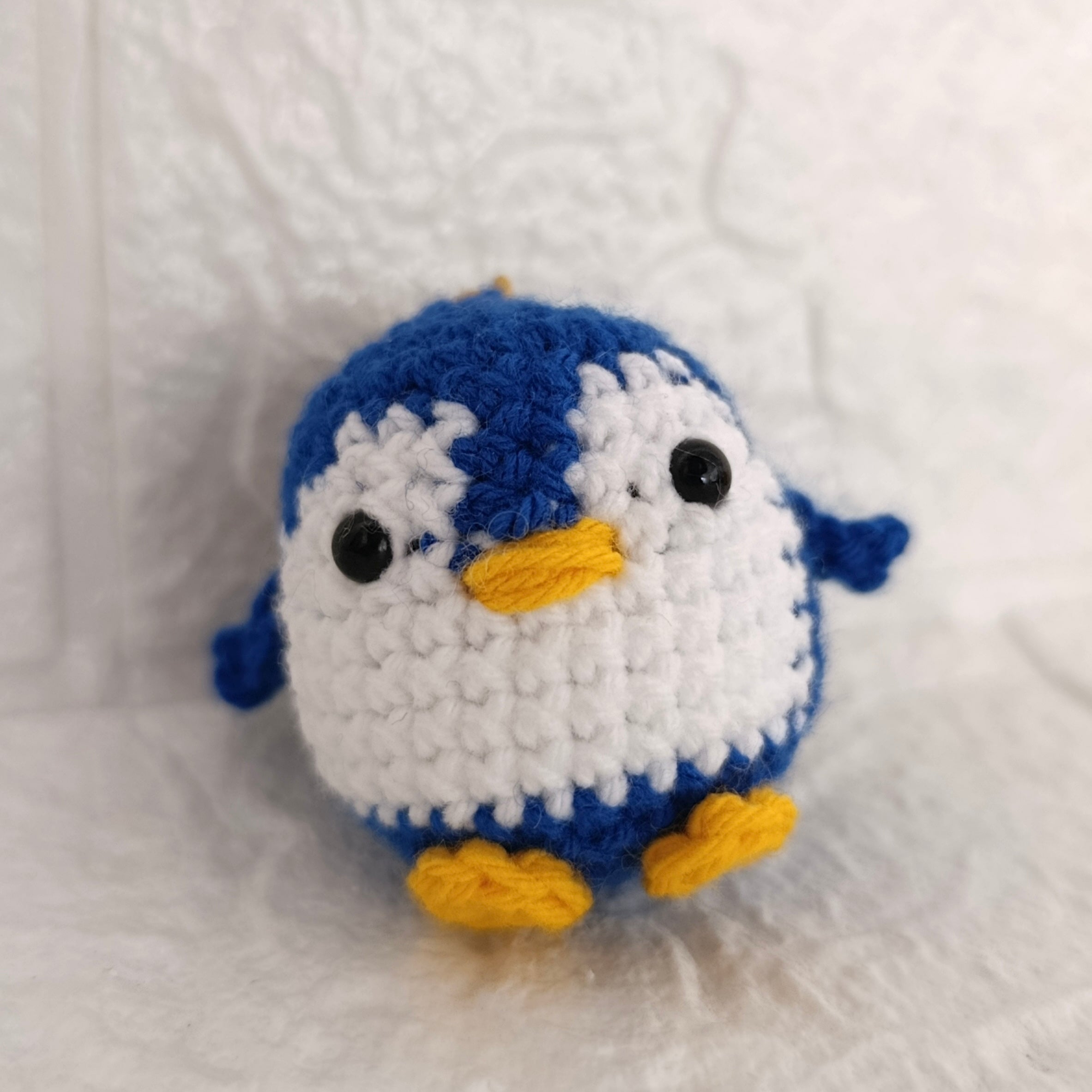 Llavero Pequeño Pingüino Bebé Tejido – Amigurumi