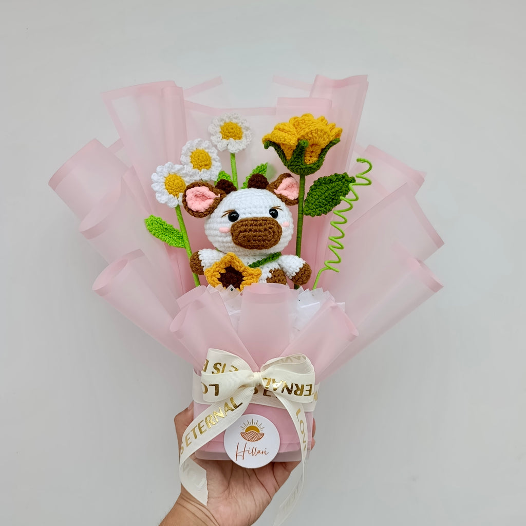 Ramo Premium con Rosa, Manzanillas y Vaquita Tejida