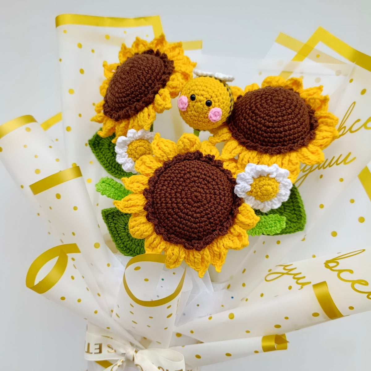 Ramo Premium de Girasoles Tejidos con Abeja