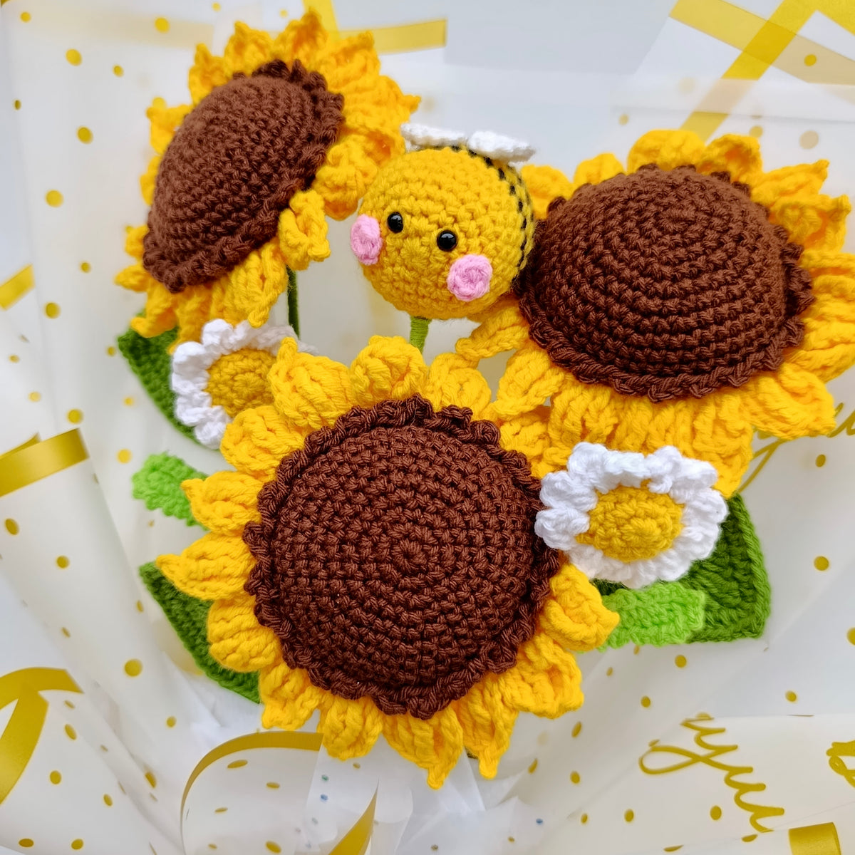 Ramo Premium de Girasoles Tejidos con Abeja