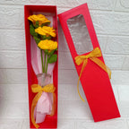 Ramo en Caja Premium con 3 Rosas Crochet