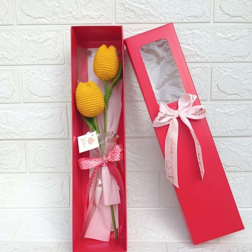 Ramo en Caja Premium con 2 Tulipanes Crochet