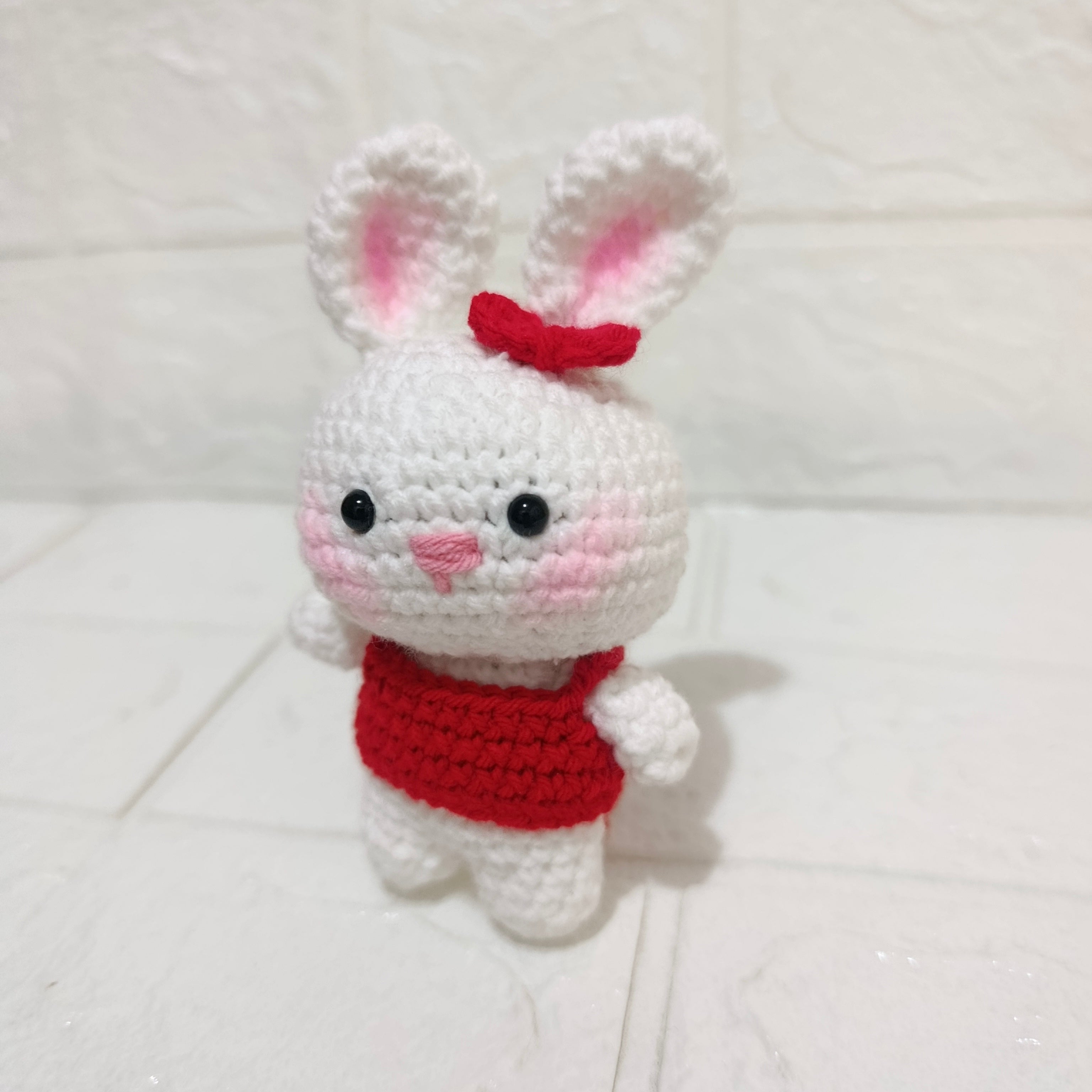 Conejita con Vestido Tejida a Crochet