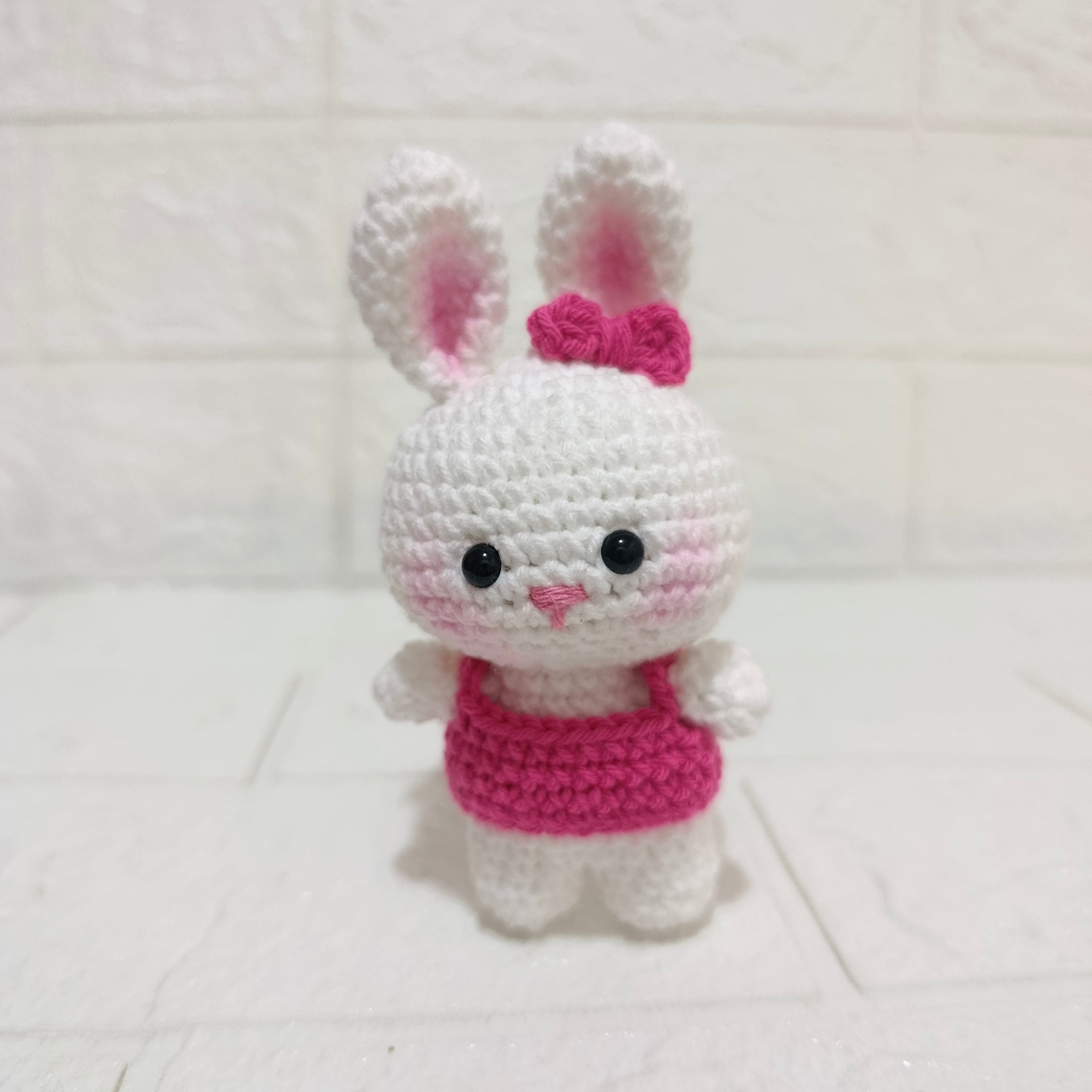 Conejita con Vestido Tejida a Crochet