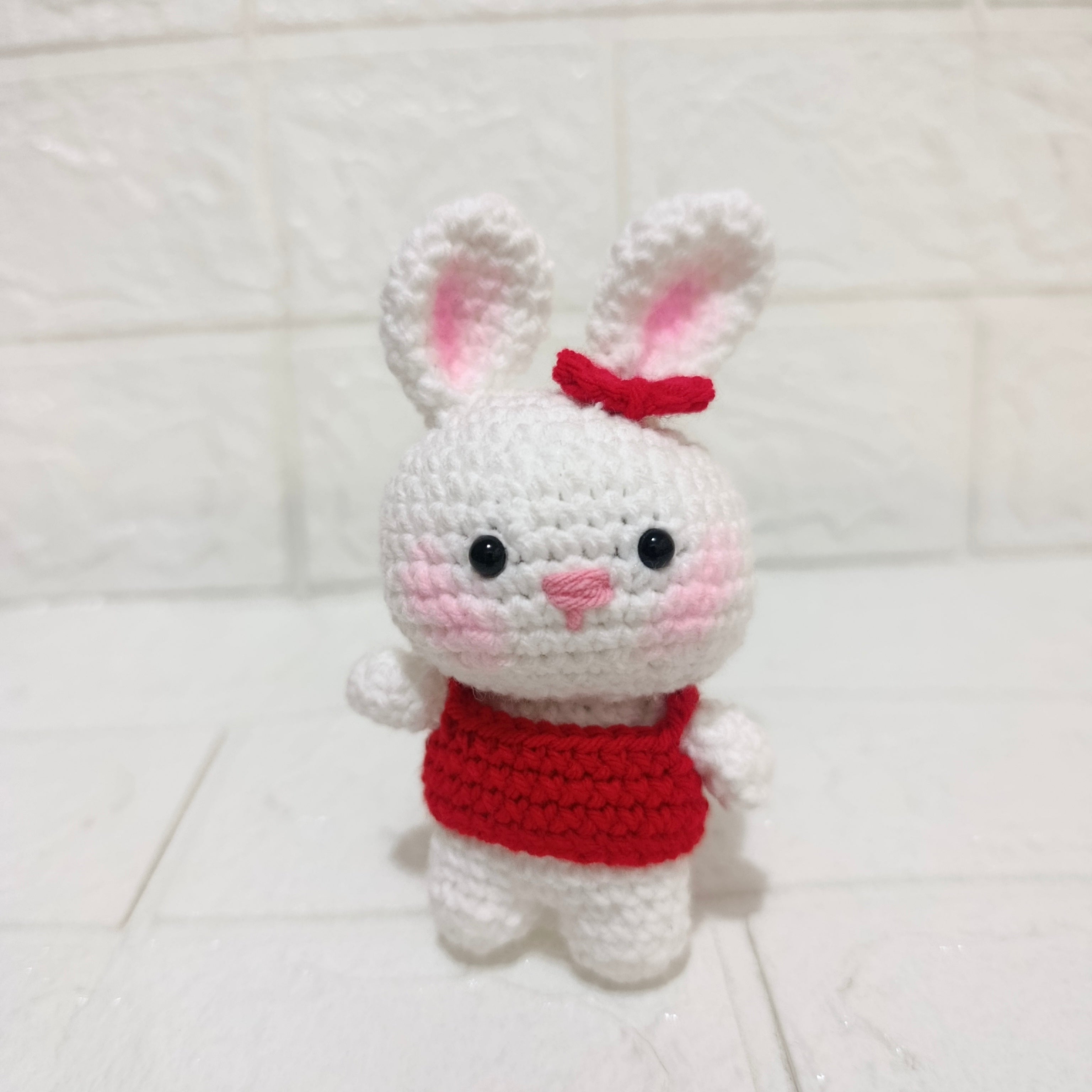 Conejita con Vestido Tejida a Crochet