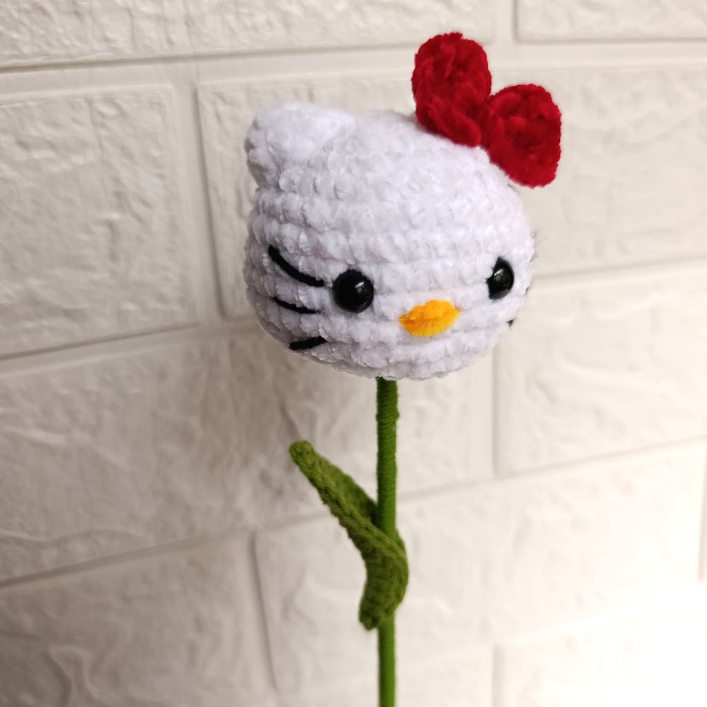 Flor Hello Kitty Amigurumi Tejido a Mano – Complemento para Ramos