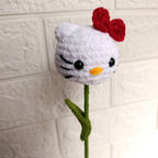 Flor Hello Kitty Amigurumi Tejido a Mano – Complemento para Ramos