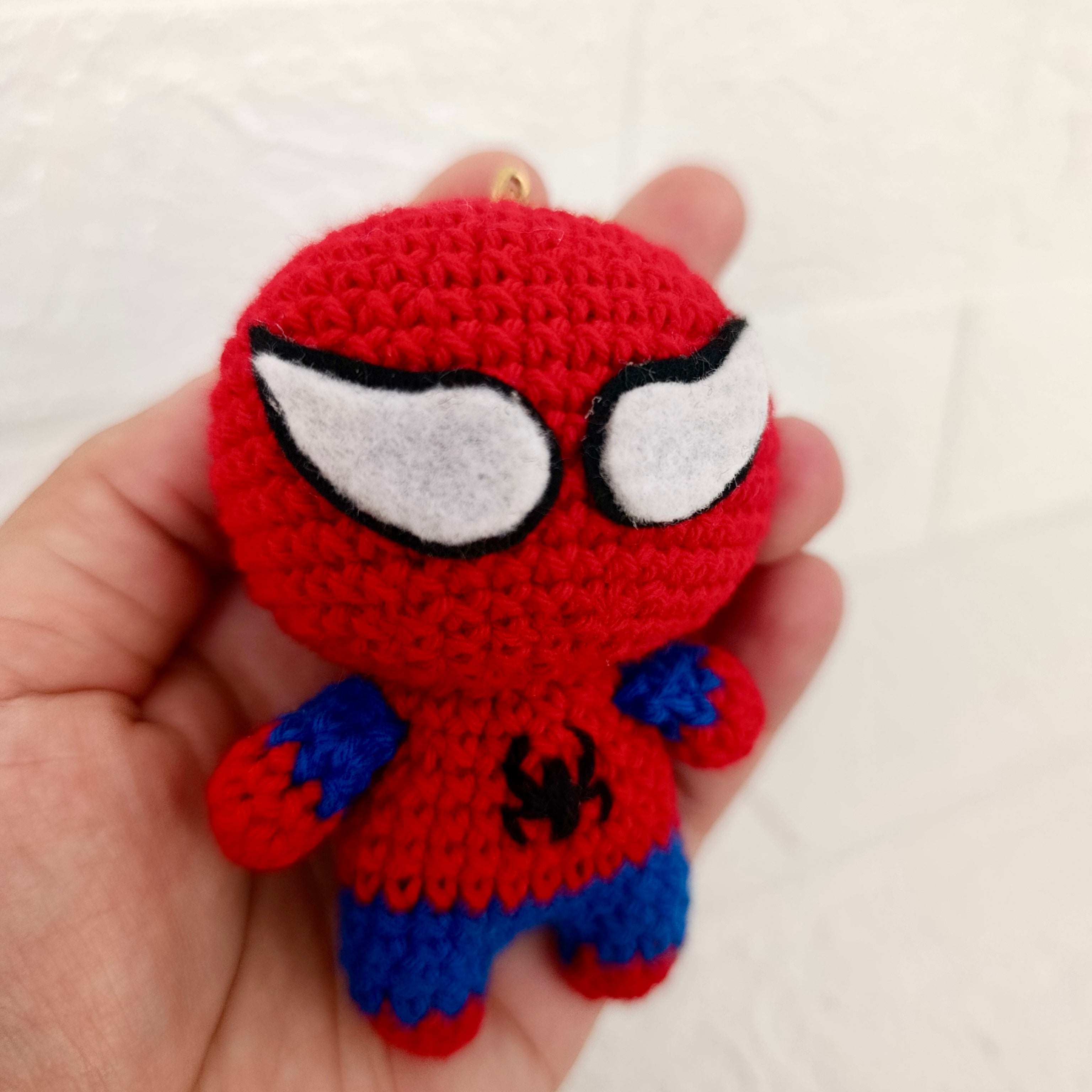 Llavero Spiderman Tejido en Crochet