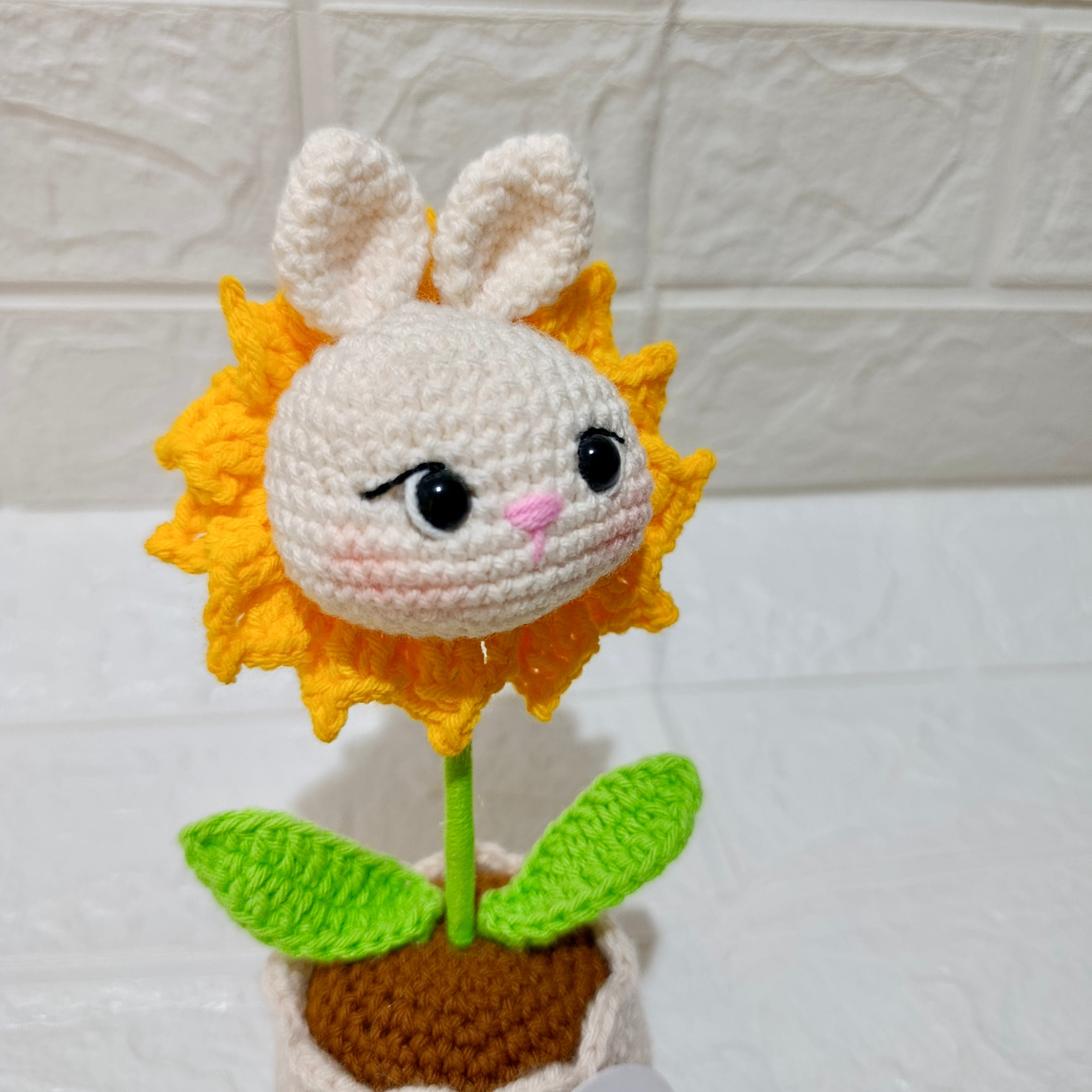 Maceta Carita de Conejo con Girasol en Crochet
