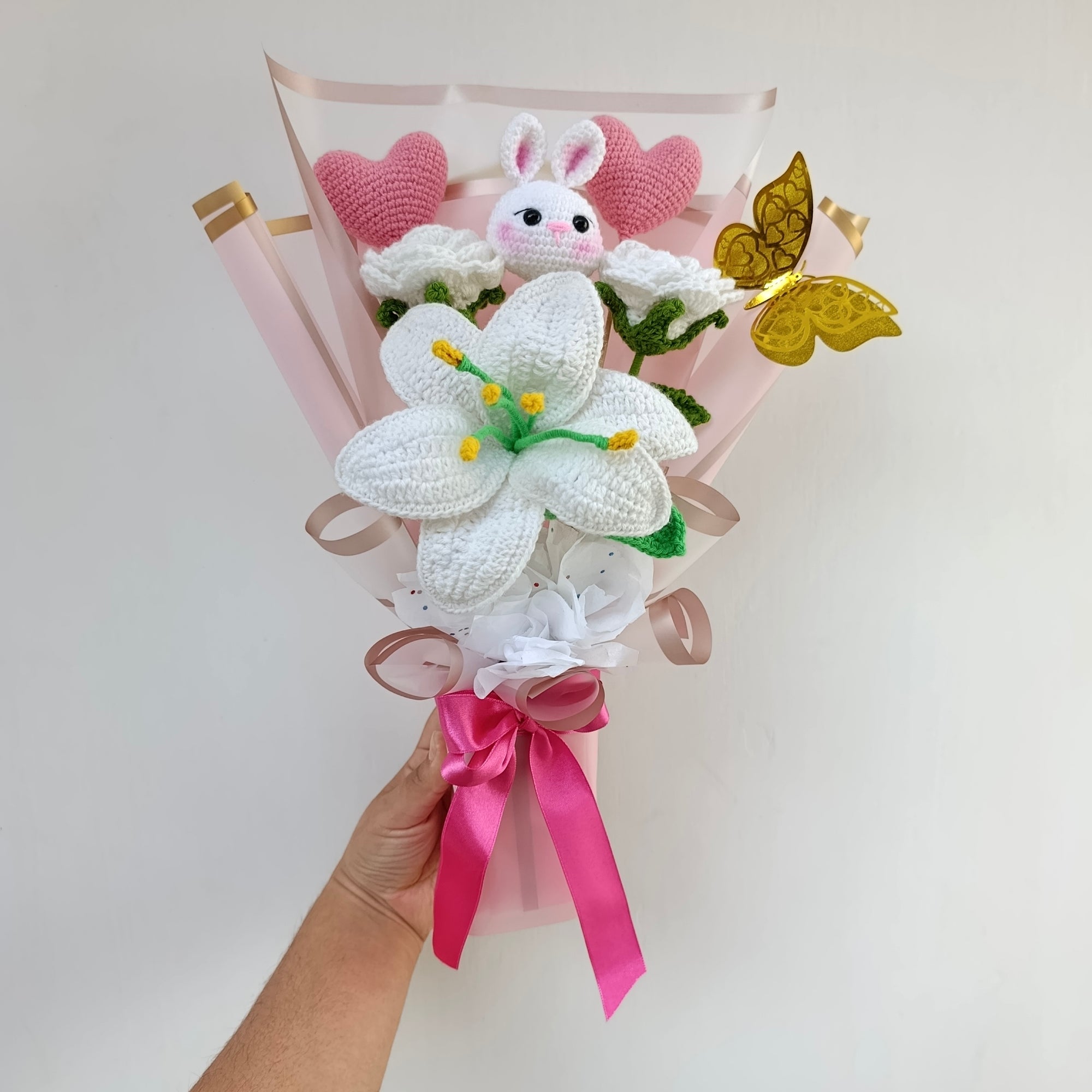 Ramo Crochet con Lirio XL, Rosas, Corazones y Coneja