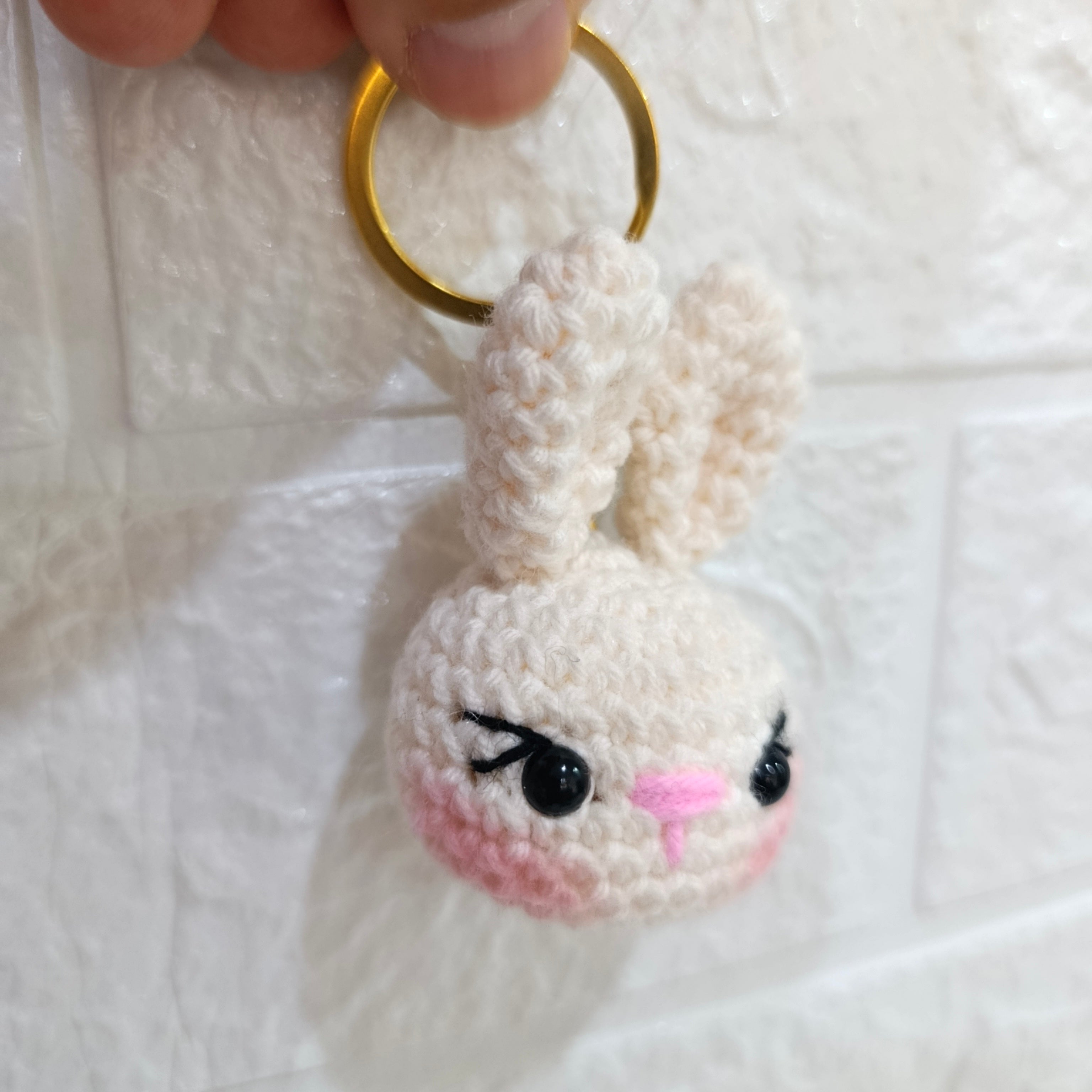 Llavero Conejo Pequeño Tejido en Crochet