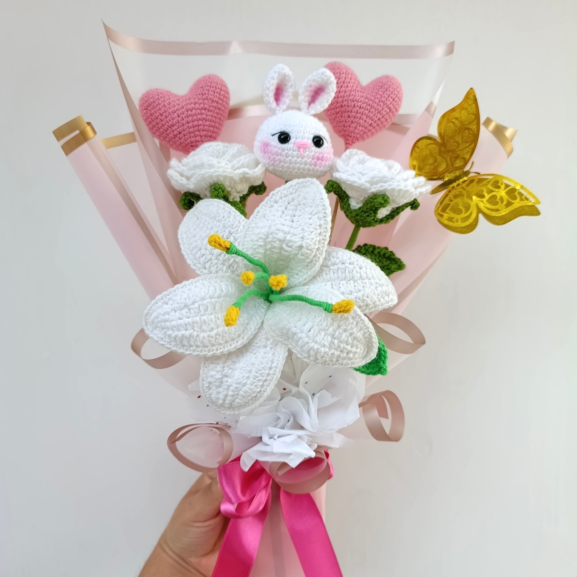 Ramo Crochet con Lirio XL, Rosas, Corazones y Coneja