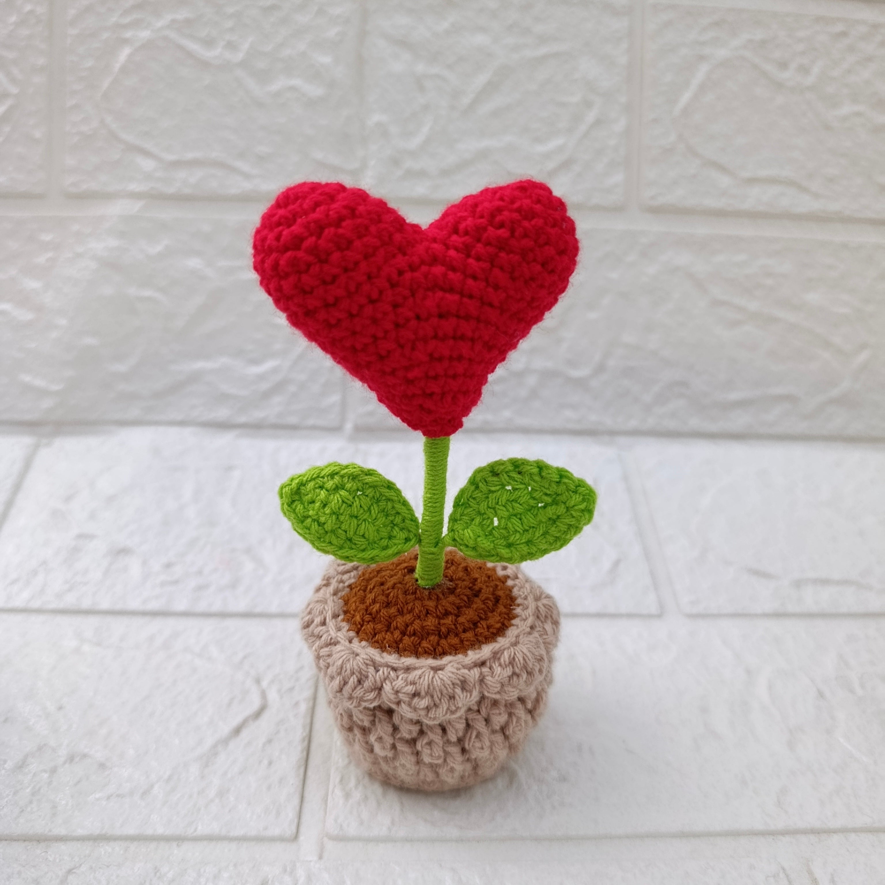 Maceta Mini Corazón Tejida a Crochet