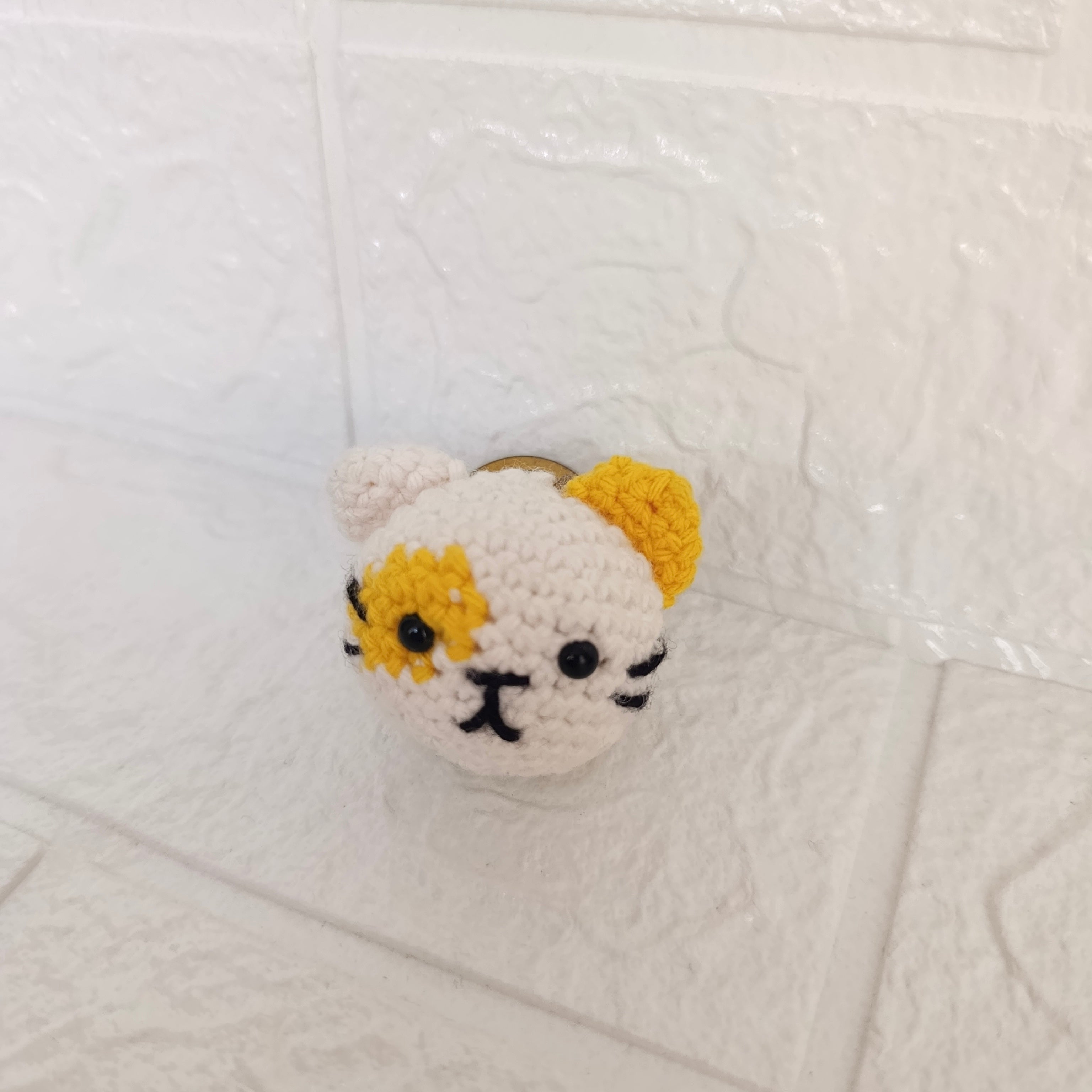 Llavero Carita Mini de Gato en Crochet con Mancha Amarilla
