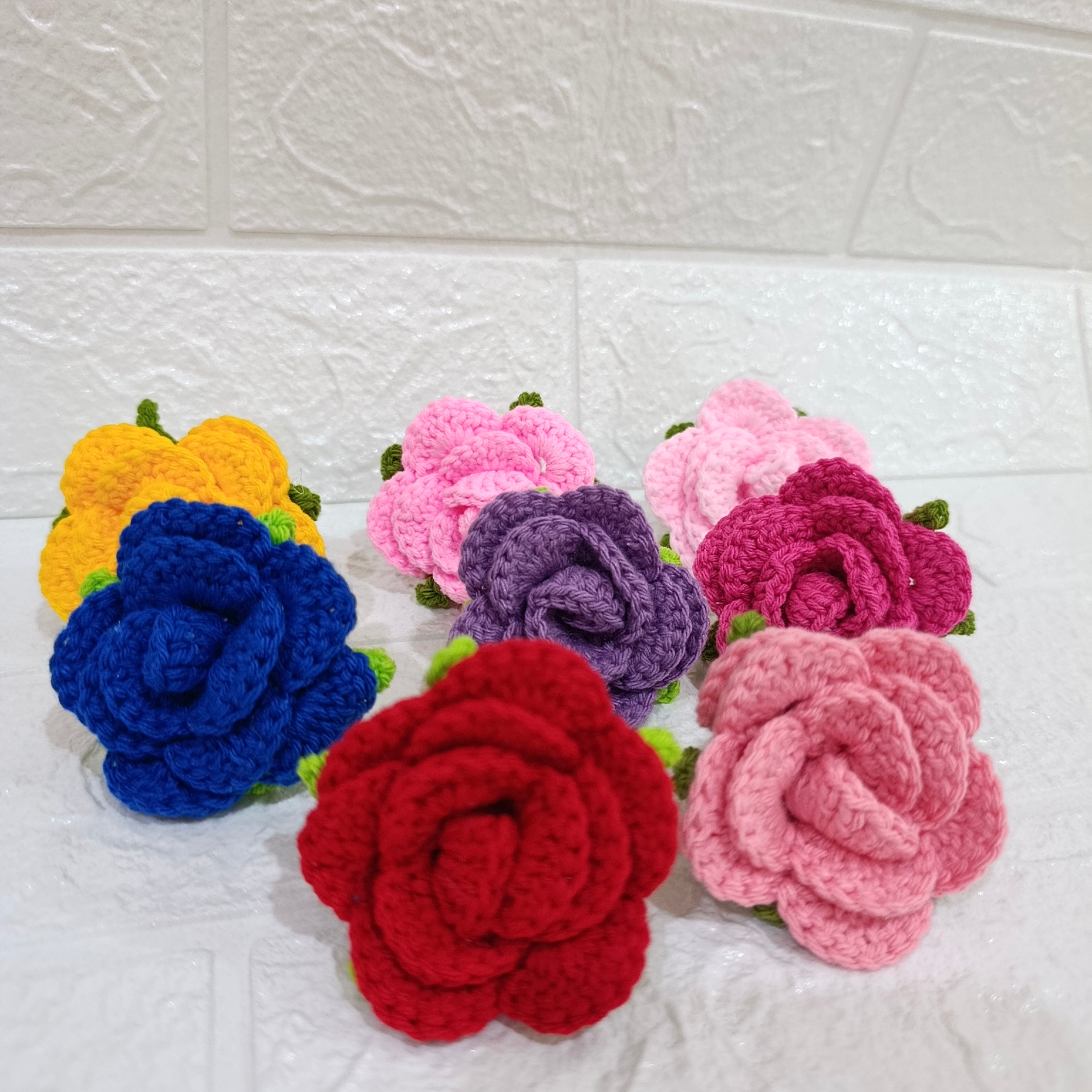 Llavero de Rosas Tejidas a Mano en Crochet