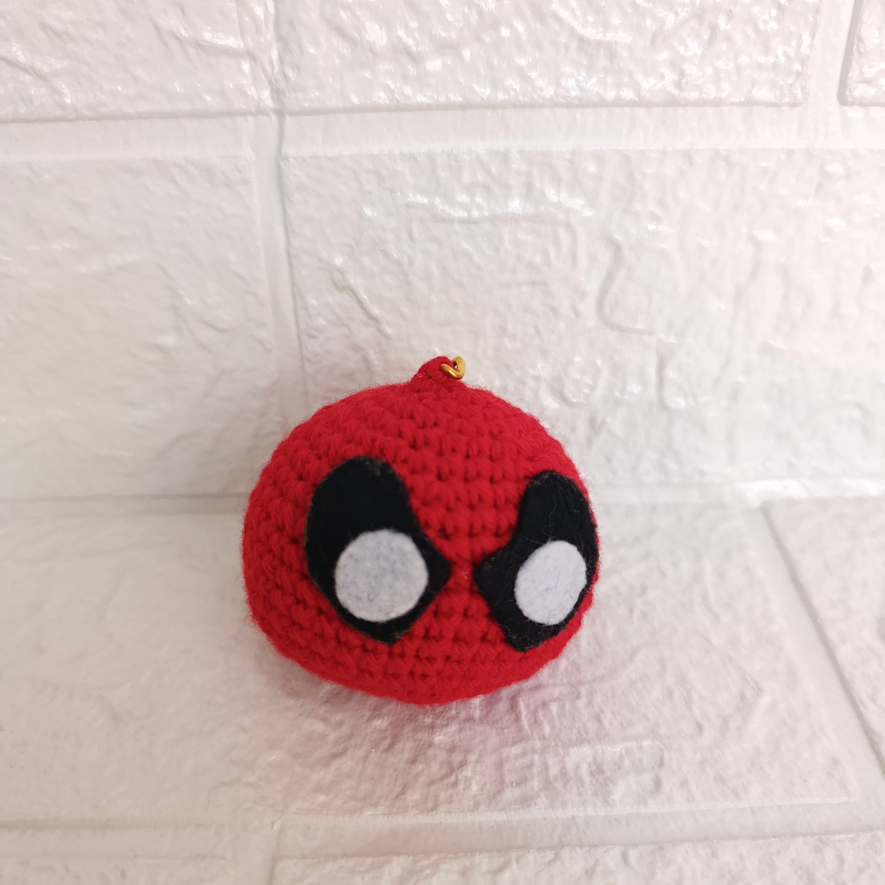 Llavero Deadpool en Crochet Artesanal