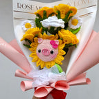 Ramo Atemporal con Girasol Cerdita y Flores en Crochet