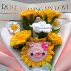 Ramo Atemporal con Girasol Cerdita y Flores en Crochet