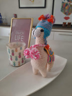 Santiaguito · Llama Crochet con Chullo 15 cm