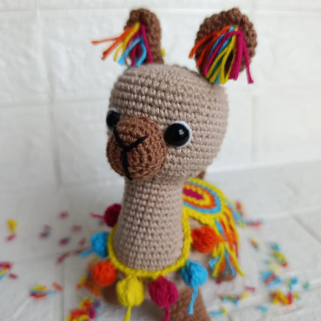 Llama Crochet Cuzco 20 cm Tejida a Mano