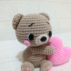 Osito con Corazón Rosado Tejido a Crochet
