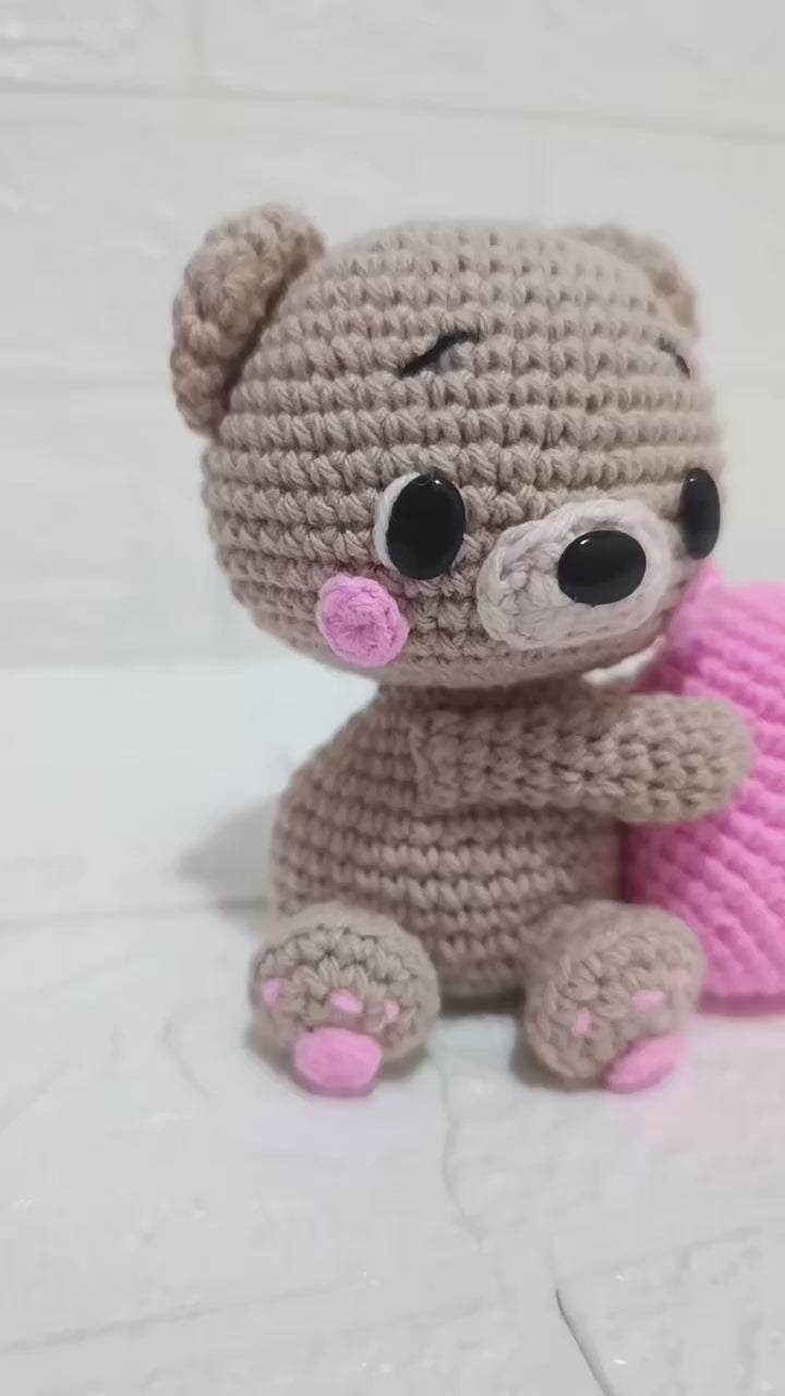 Osito con Corazón Rosado Tejido a Crochet