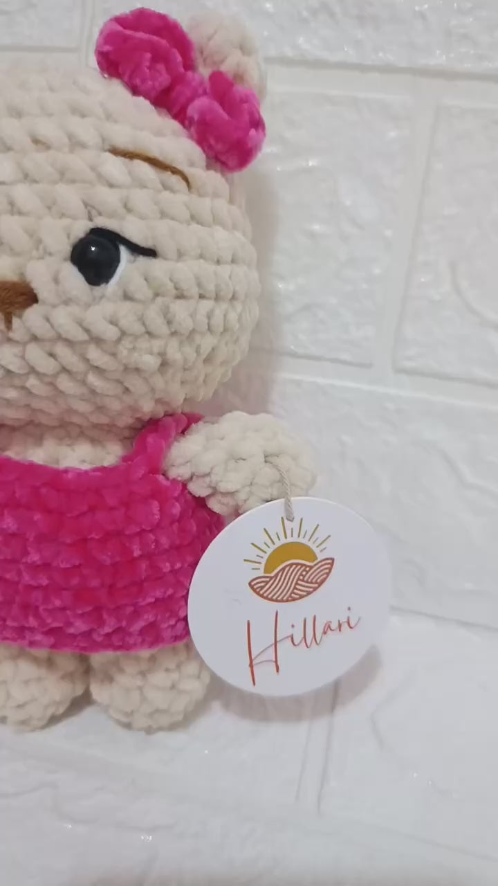 Osita de Chenille con Vestido Fucsia