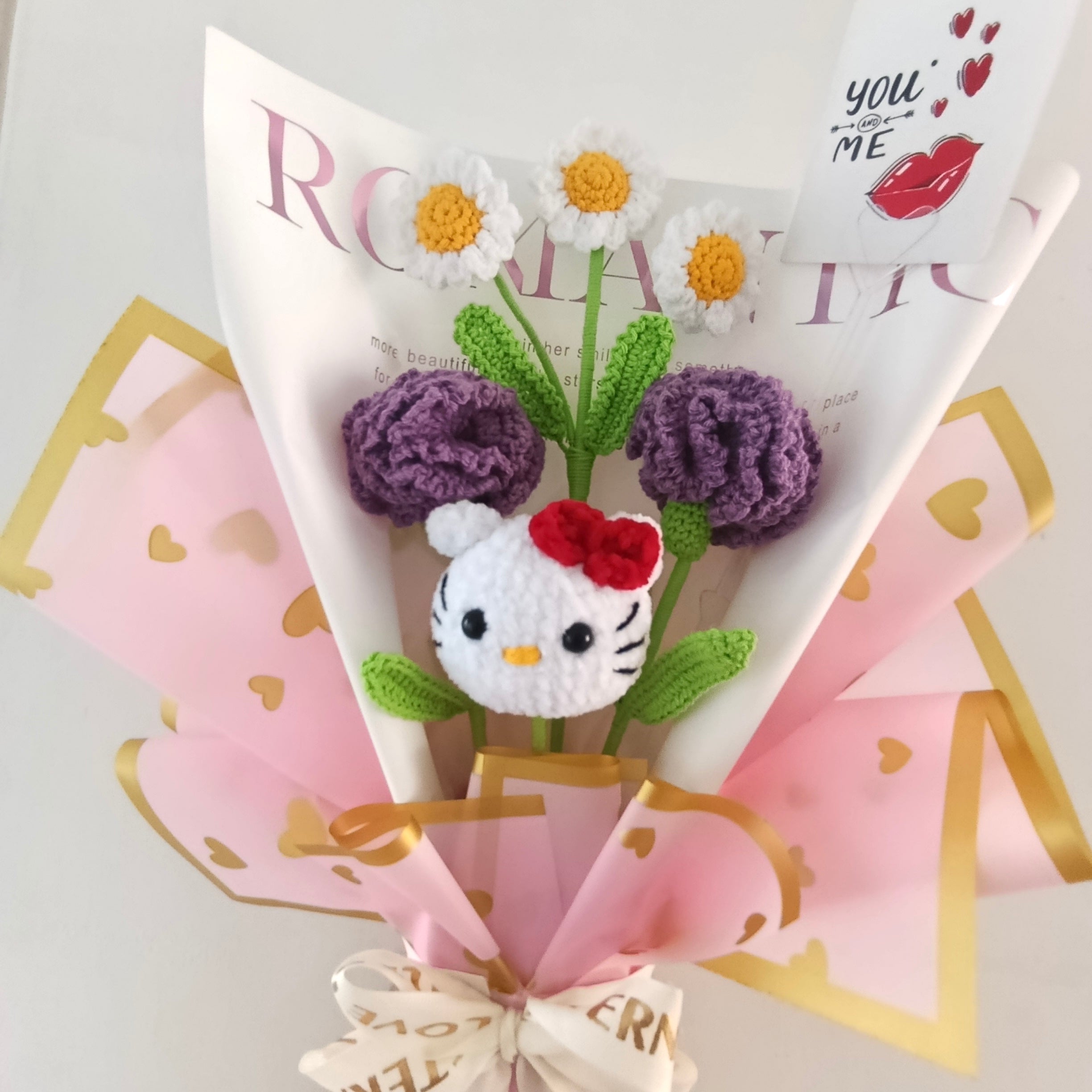 Ramo Kitty San Valentín Tejido en Crochet