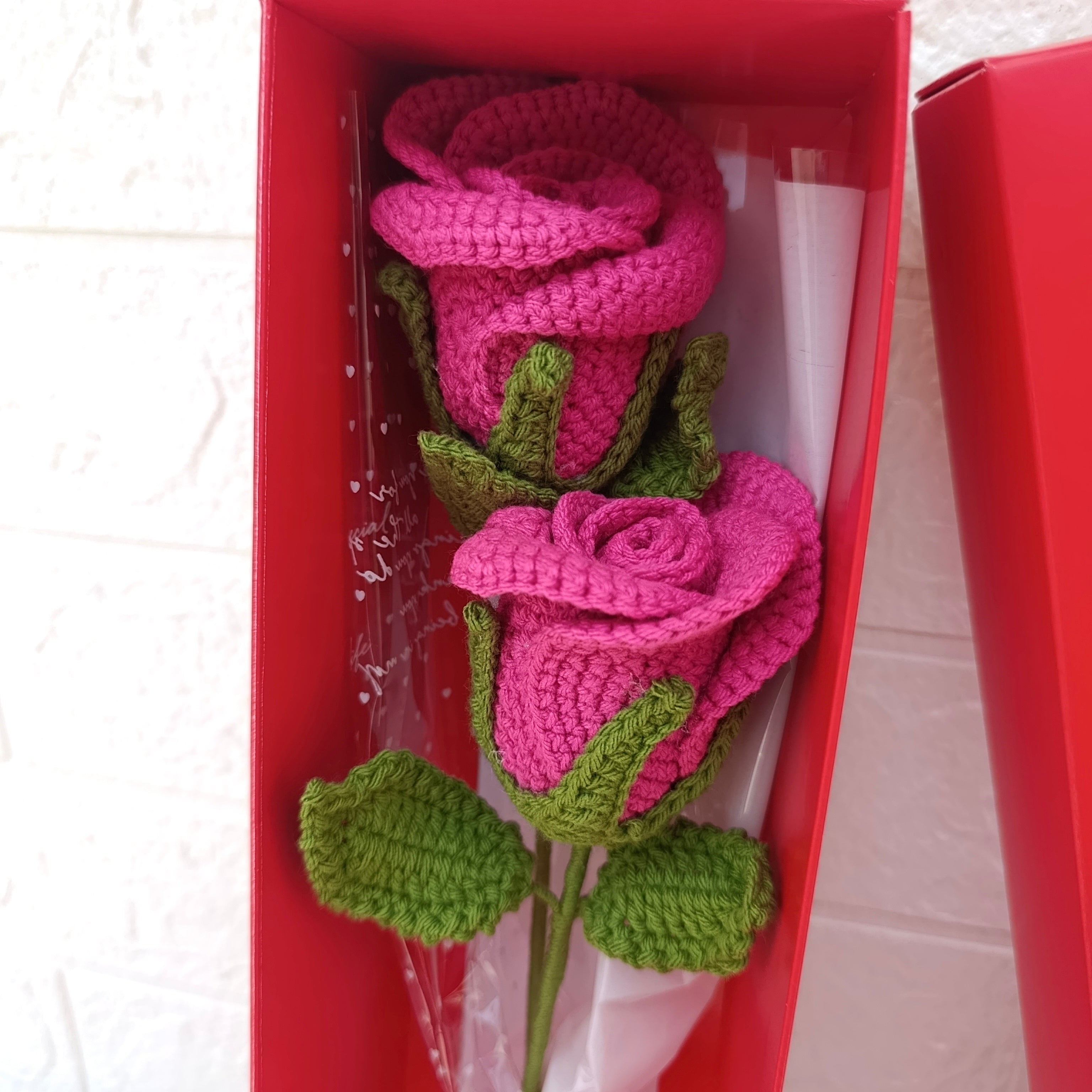 Caja Roja Rosas Premium Tejidas
