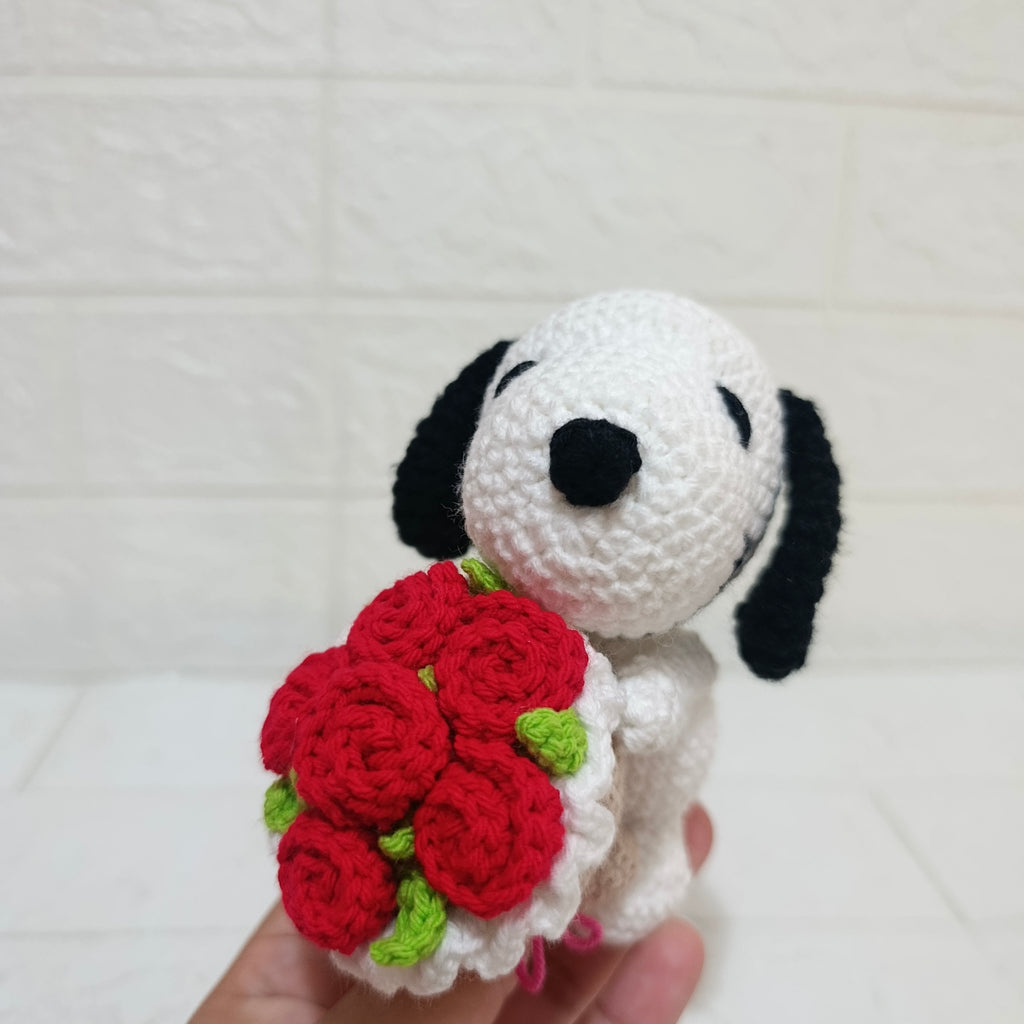 Snoopy con Ramo de Rosas Tejido a Crochet